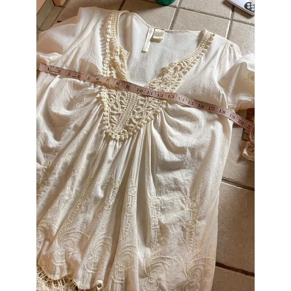 Forgotten Grace Ivory Embroidered Crochet Tunic Top V-Neck 3/4Sleeve Size Large - Picture 9 of 17